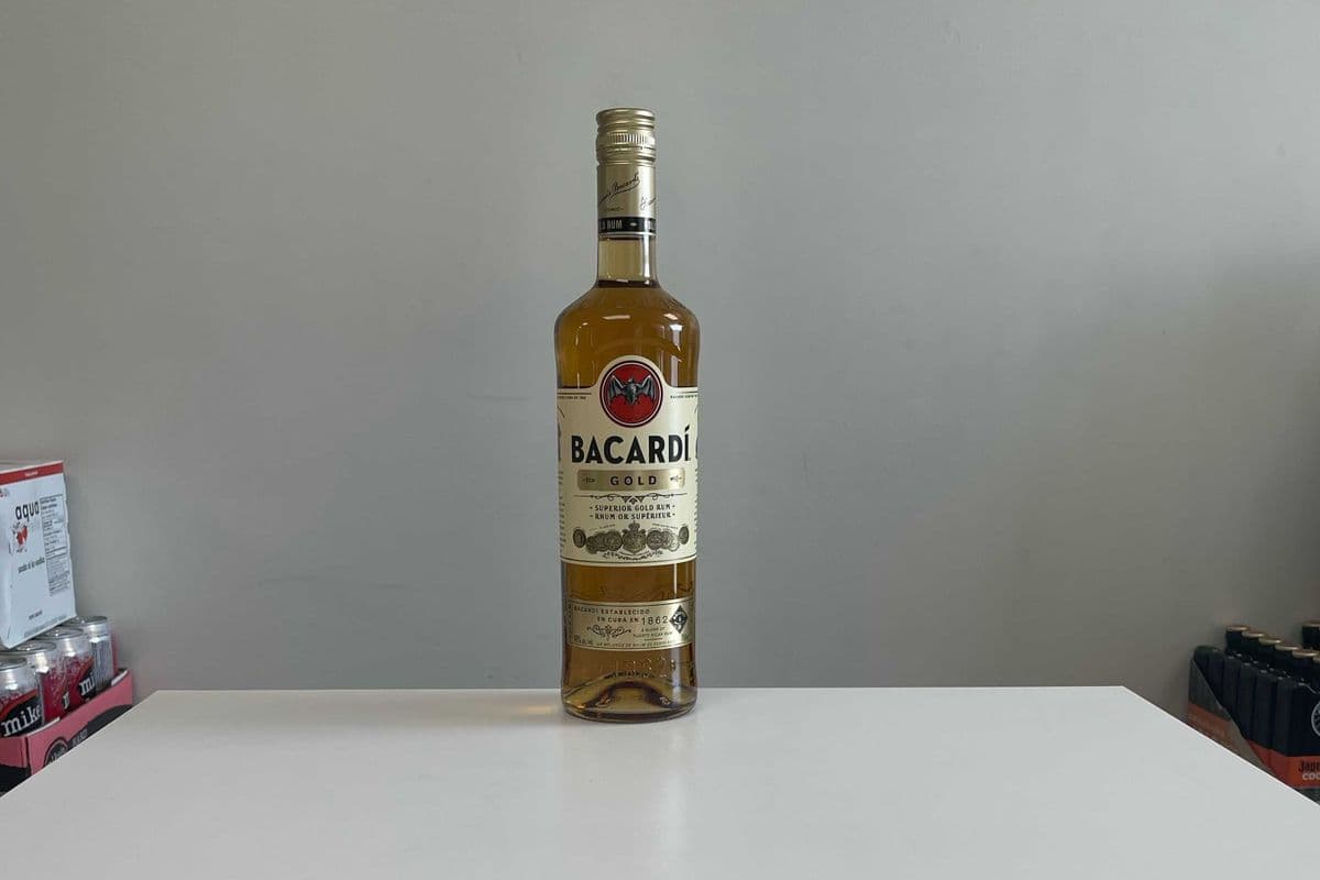 Bacardi Gold (1 x 750ml)