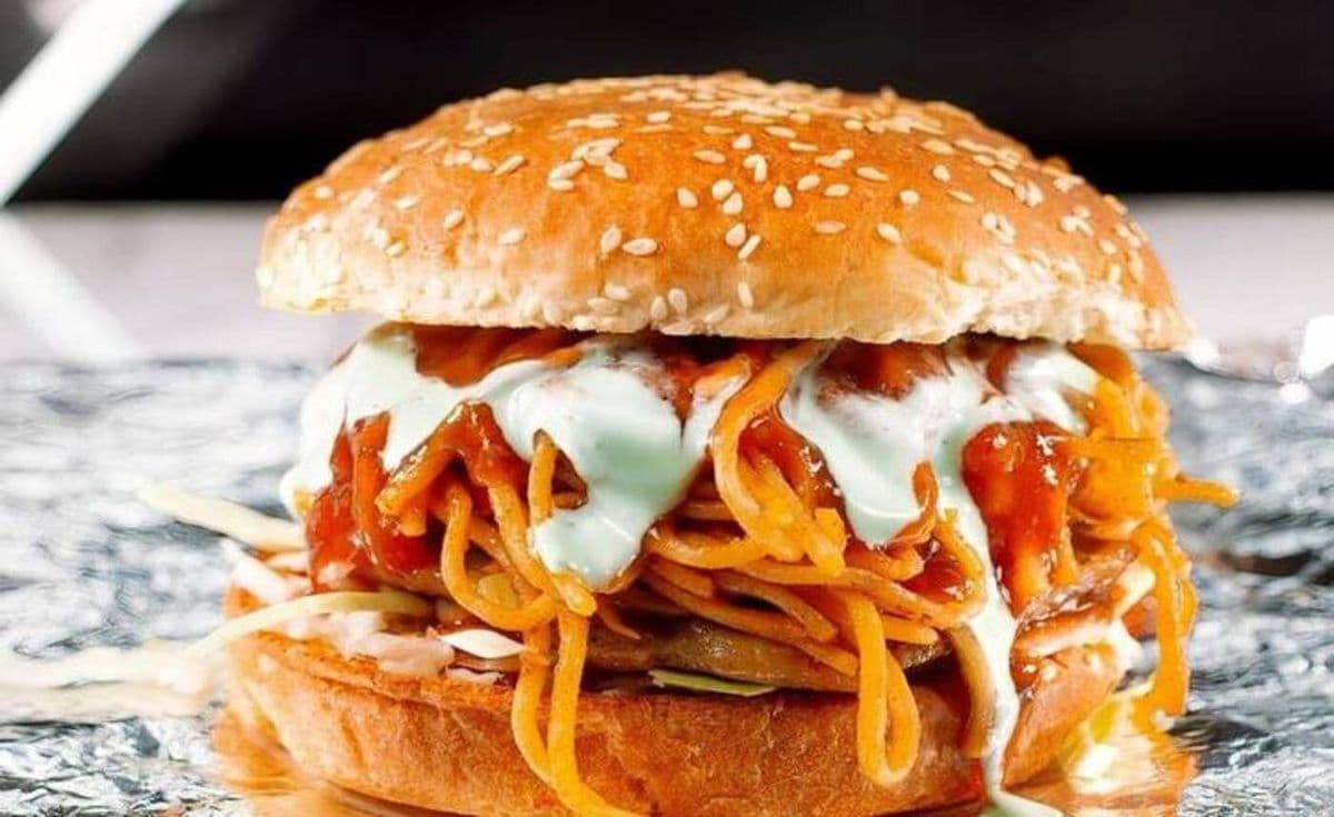 Noodle Aloo Tikki Burger