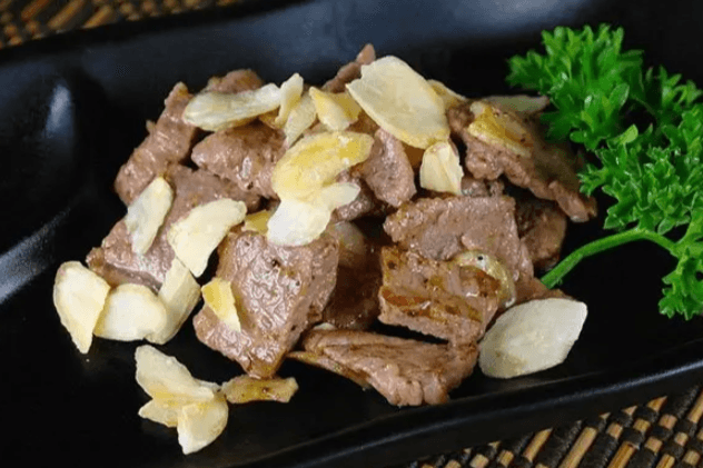 Diced Beef Teppanyaki with Garlic