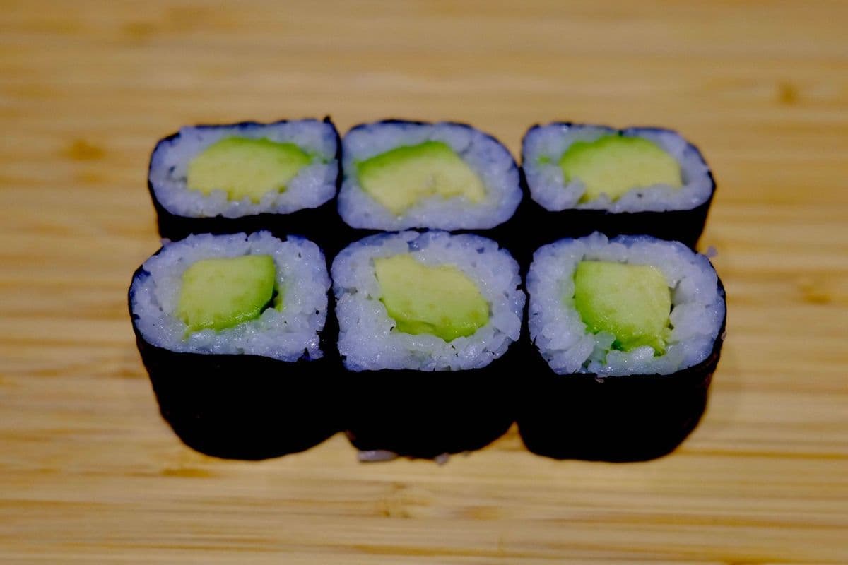 Avocado Maki (6 pcs)