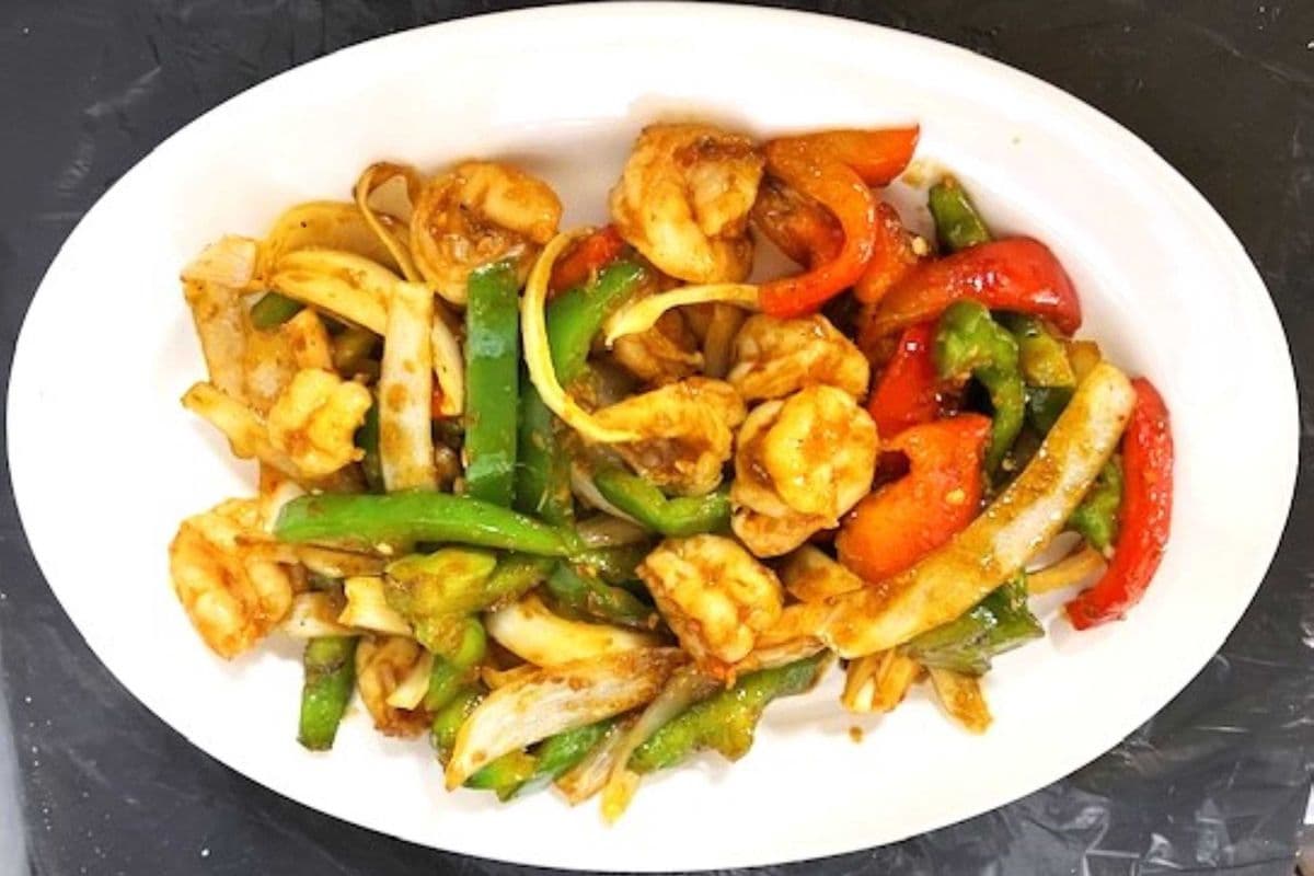 74. Pan Fried Lemongrass Shrimps (12 pcs), Green Pepper and Onions