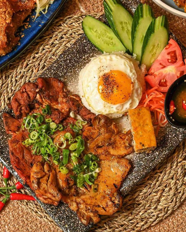 C4. House Special Broken Rice (Grilled Pork Chop, Chicken , Steam Egg and Fried Egg)