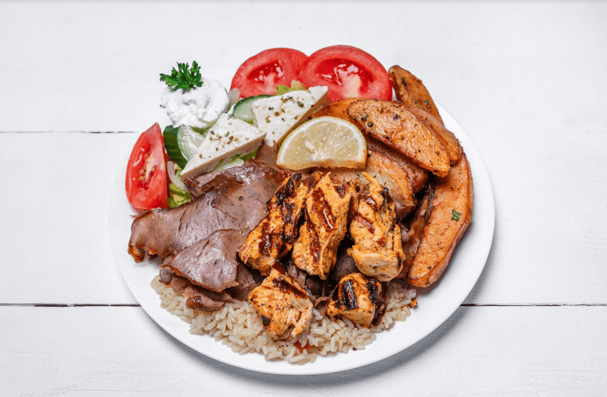 Assiette mixte - poulet et gyro / Mixed Plate - Half Chicken and Half Gyro