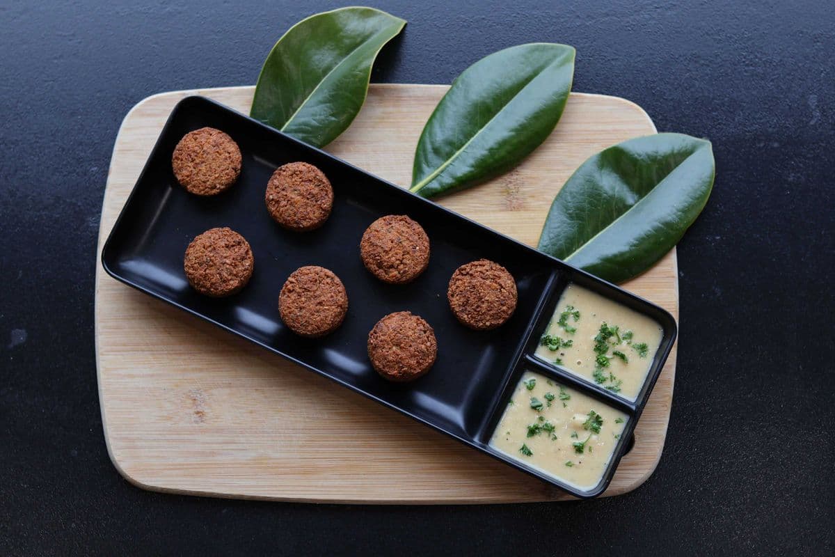 Hummus with Falafel