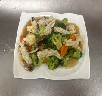  Squids with Mixed Vegetables / 鱿鱼杂菜