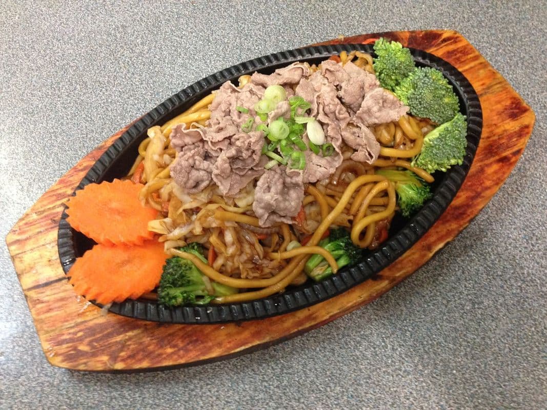 24. Stir-Fried Beef Chow Mein - Mi Xao Thit Bo