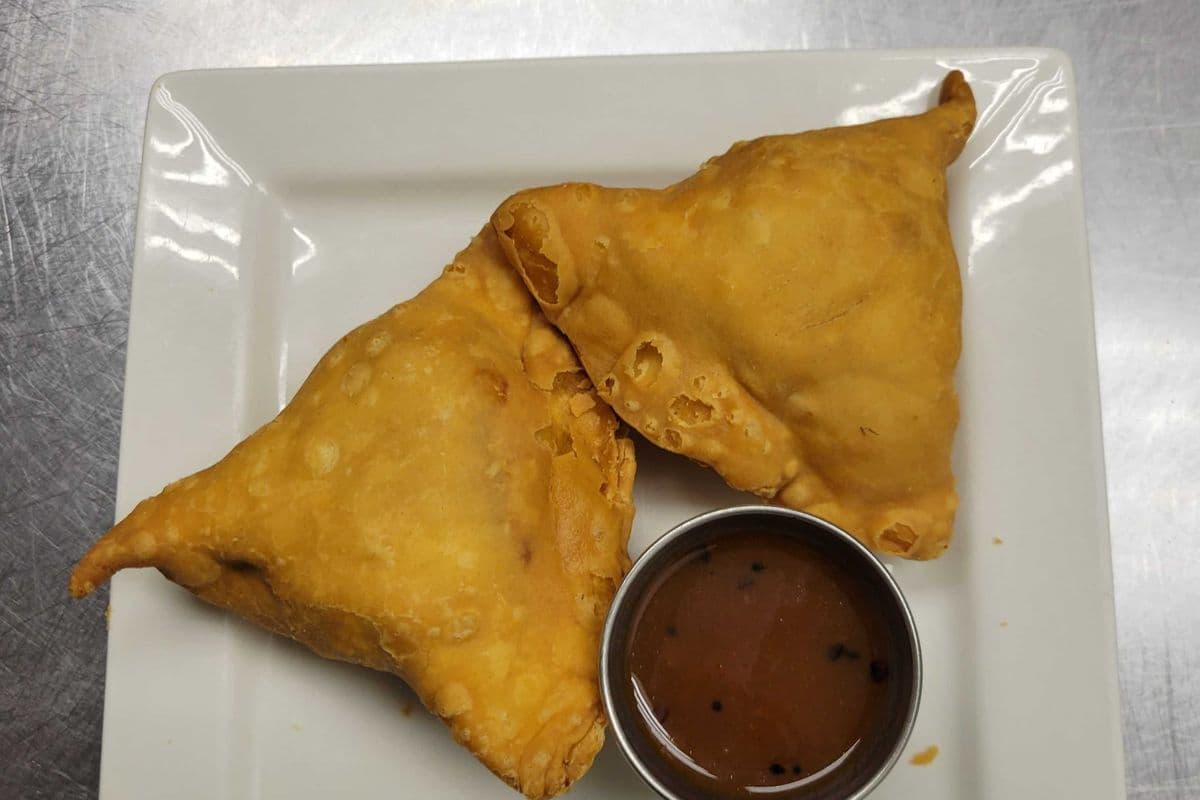 Vegetable Samosa (2 pcs)