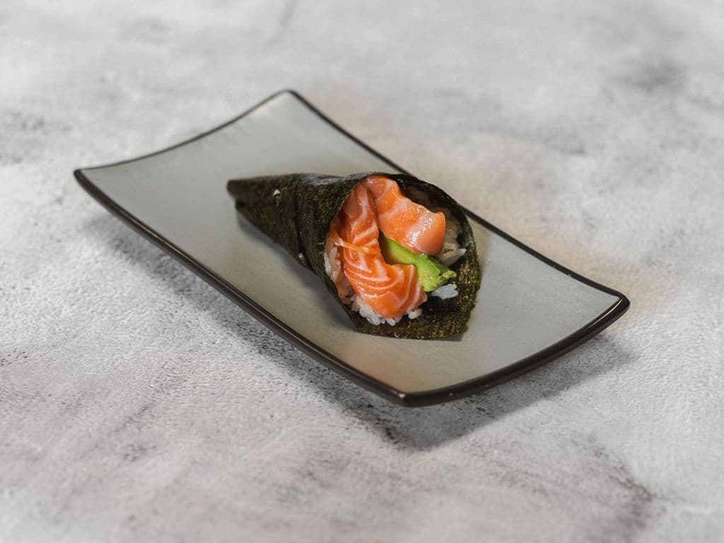 H10 Avocado & Salmon Handroll