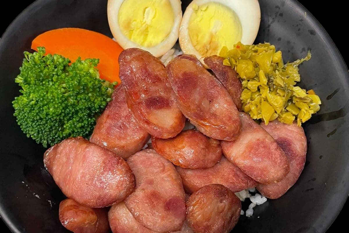 Taiwanese Sausage On Rice 台式香腸飯