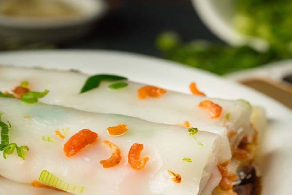 Steamed Rice Roll with Dried Shrimp