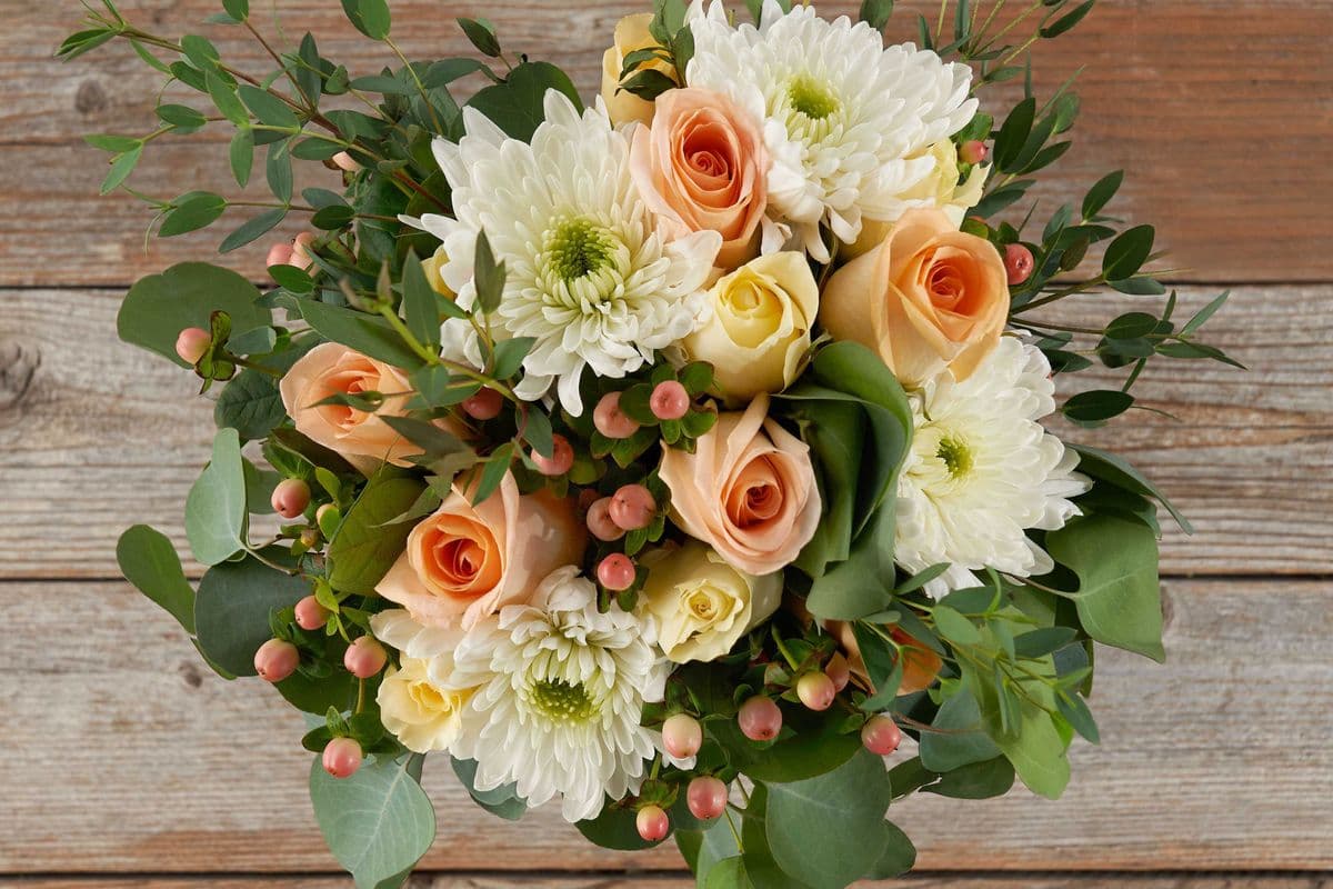 Spray mum & Roses