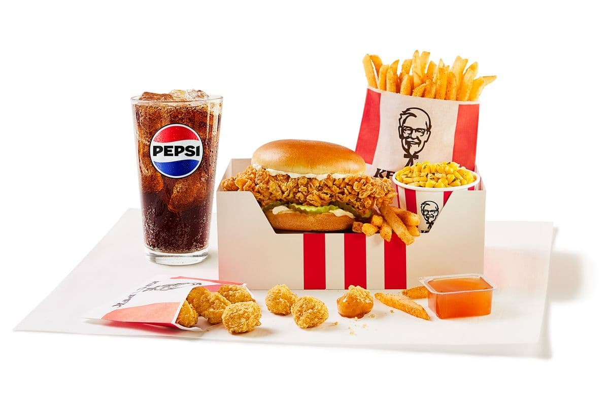 Boîte-repas du fameux sandwich au poulet / Famous Chicken Sandwich Box Meal