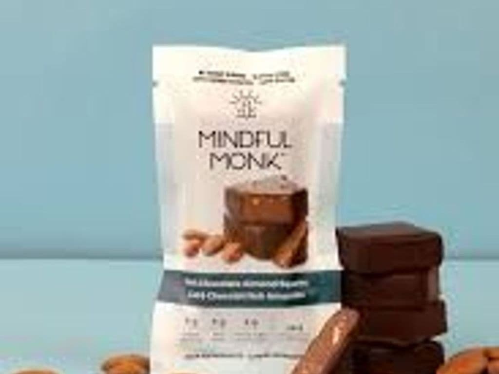 MINDFUL MONK DARK CHOCOLATE ALMOND SQUARES 46G
