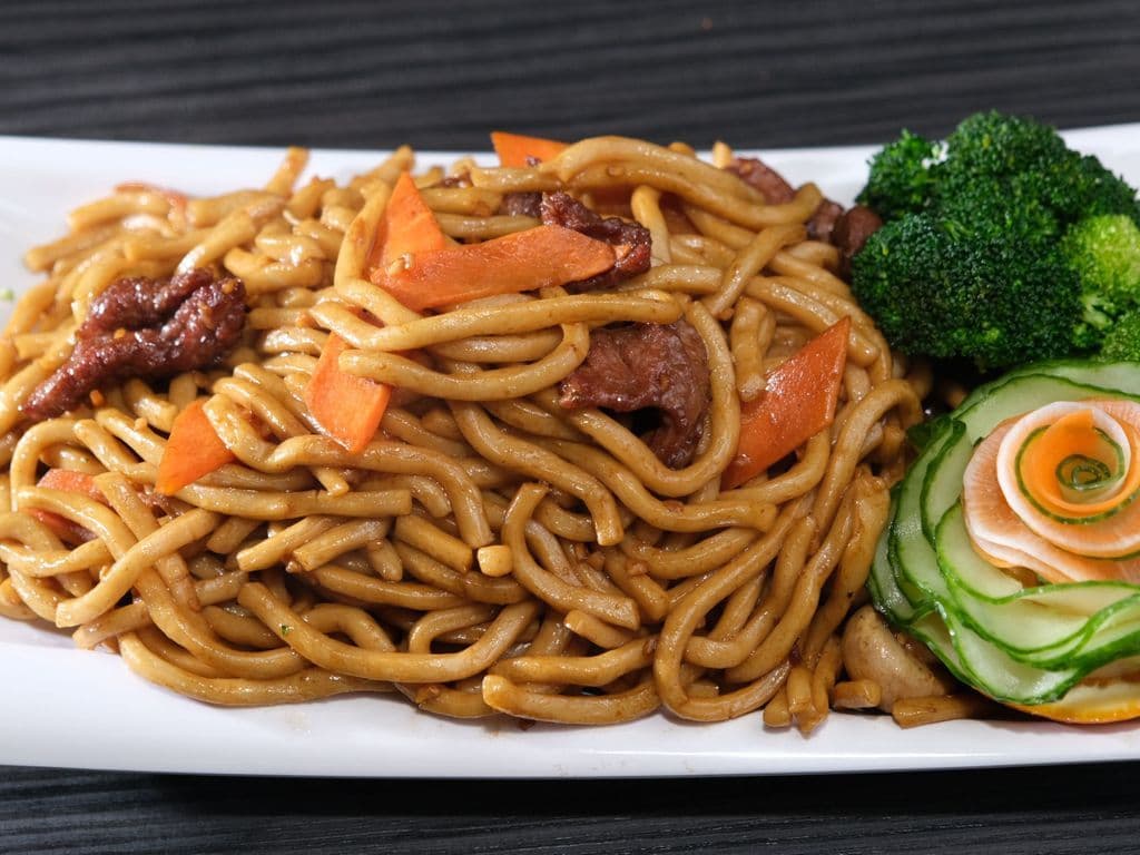 Beef Noodles (牛肉炒面)