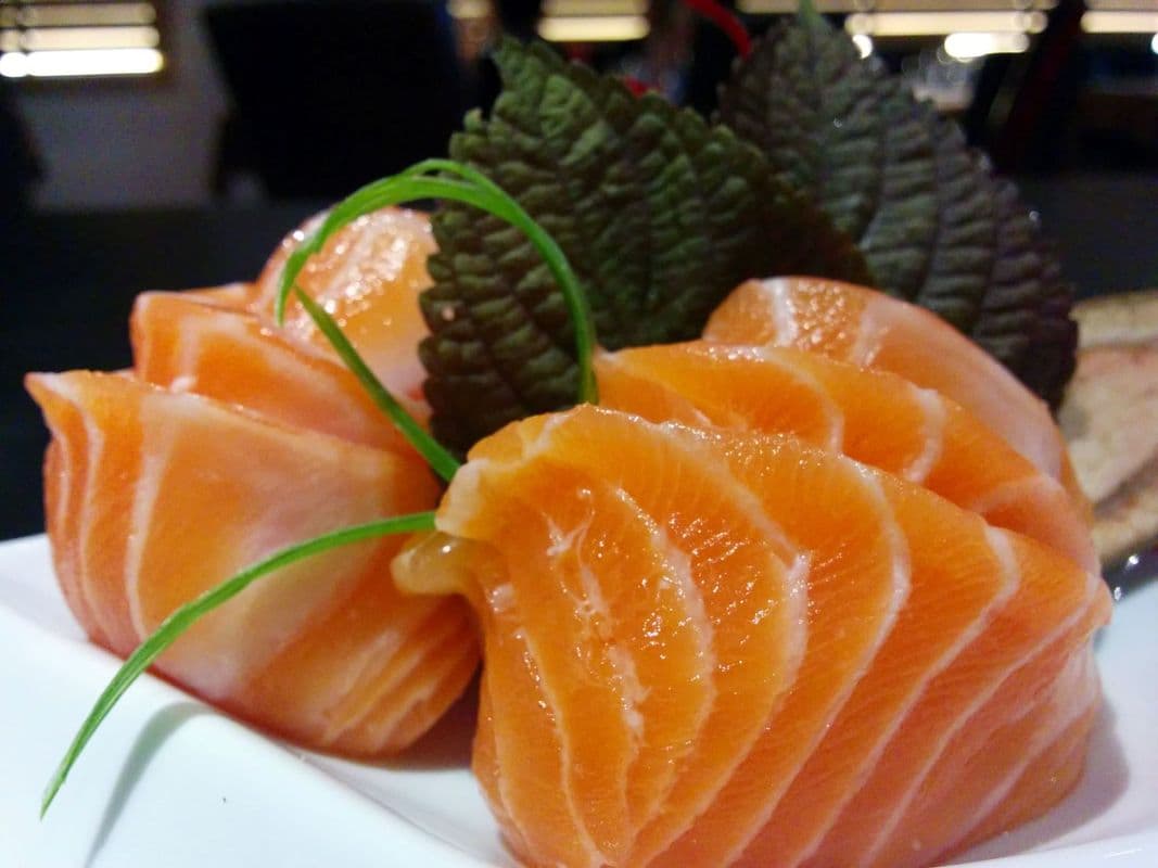 Saumon sashimi (3 mcx) / Salmon Sashimi (3 pcs)