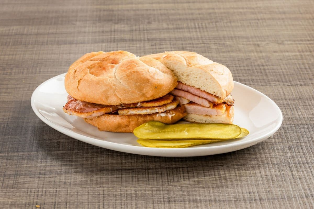 Peameal Bacon on a Kaiser