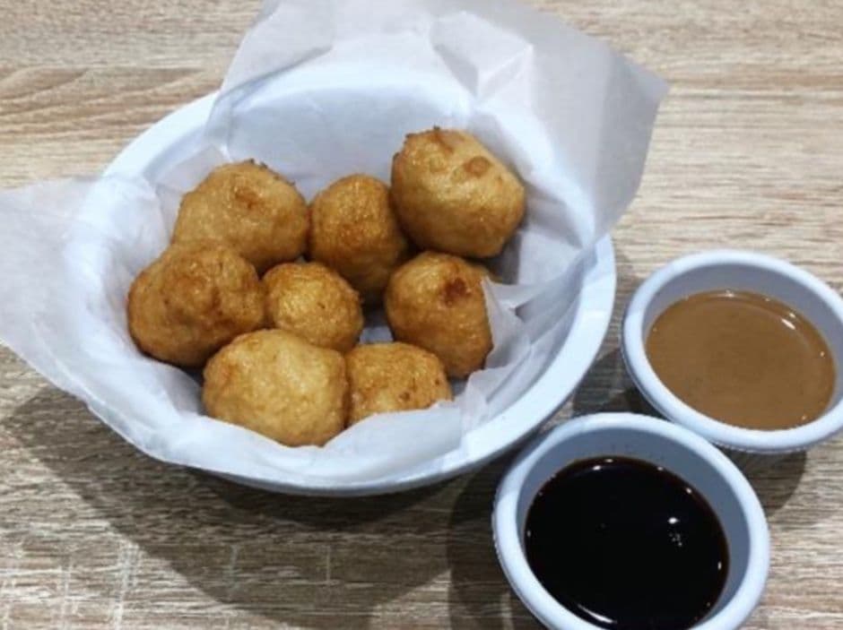 S22 Boule de poisson à la Hongkong (pas épicée ) (8) 港式魚蛋(唔辣)