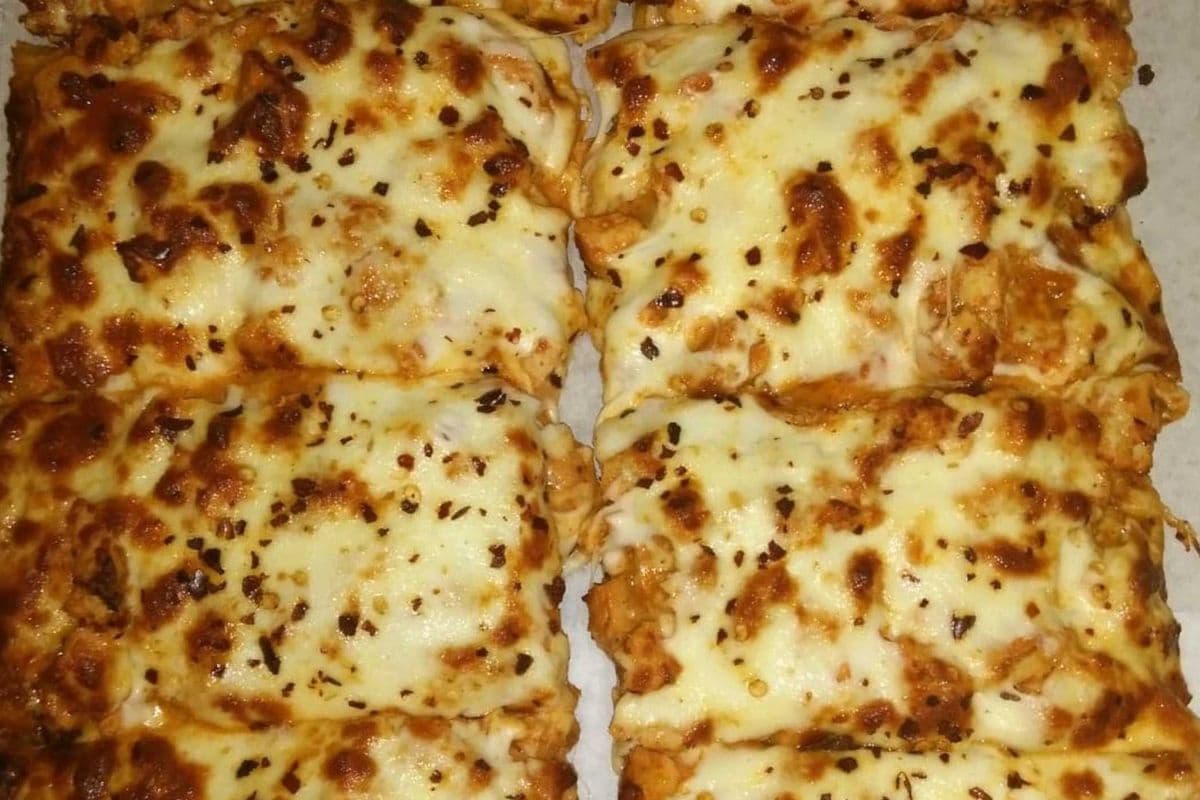Buffalo Chicken Pizza (Personal)