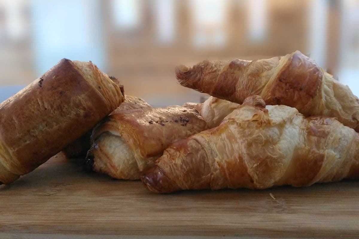 Trois croissants et trois chocolatines