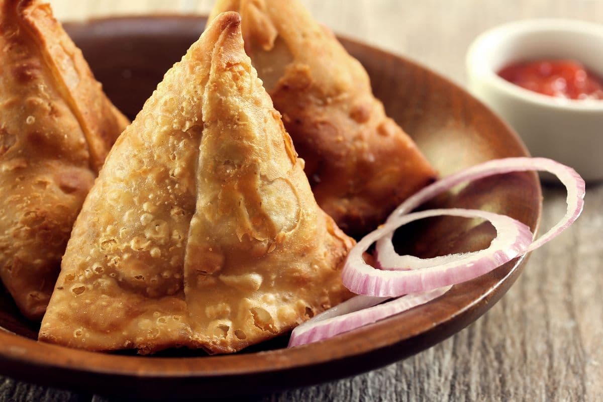 Veg Handmade Punjabi Samosa (Spicy-Pack of 4)