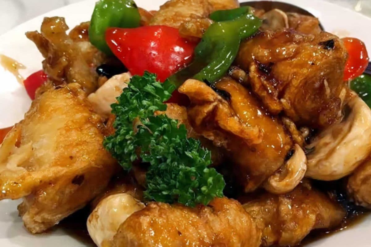C3. Bean Curd Skin Roll with Black Bean Sauce