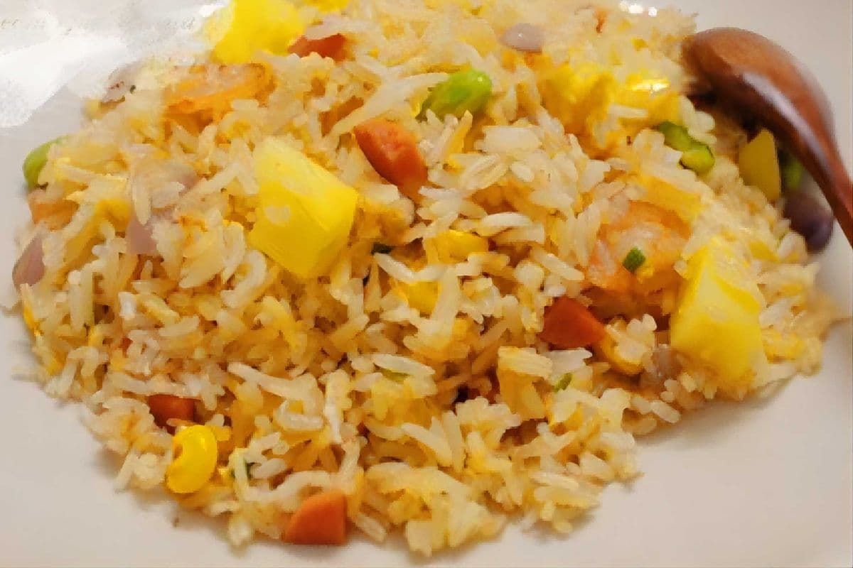 52. Hawaiian Fried Rice with BBQ Pork, Chicken, and Pineapple 夏威夷炒饭