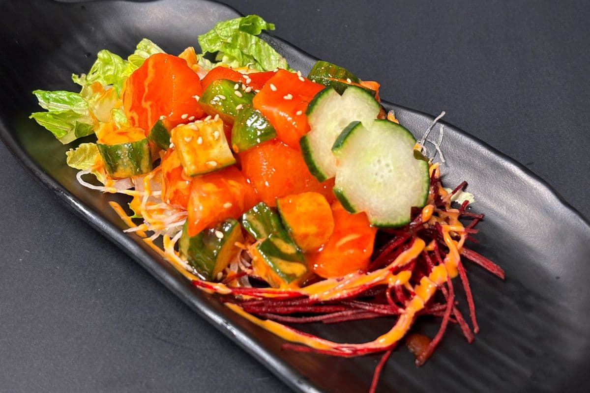 Spicy Salmon Sashimi (5 pcs)