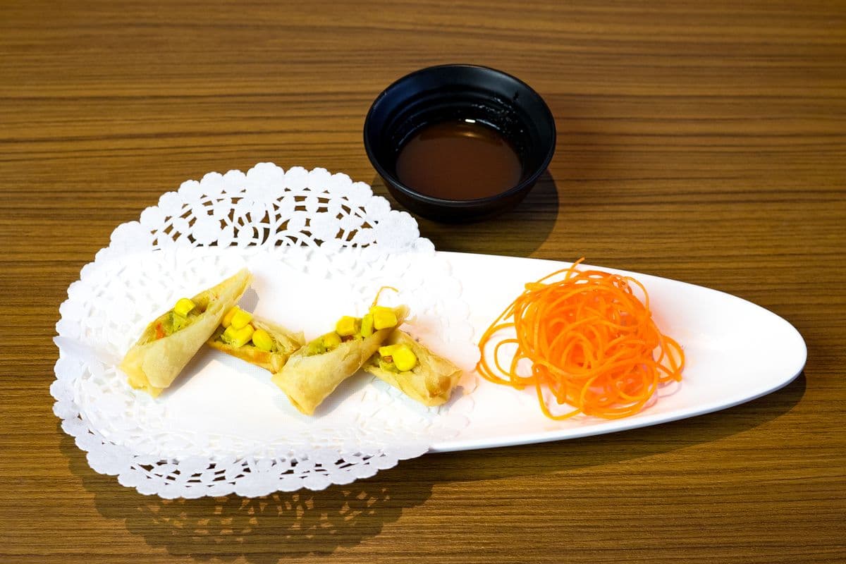 1. Spring Rolls (5 Pcs)