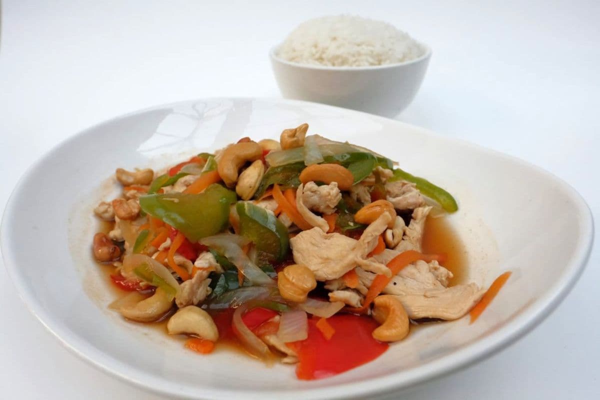 Thai Basil Sauce with Cashew (Halal)