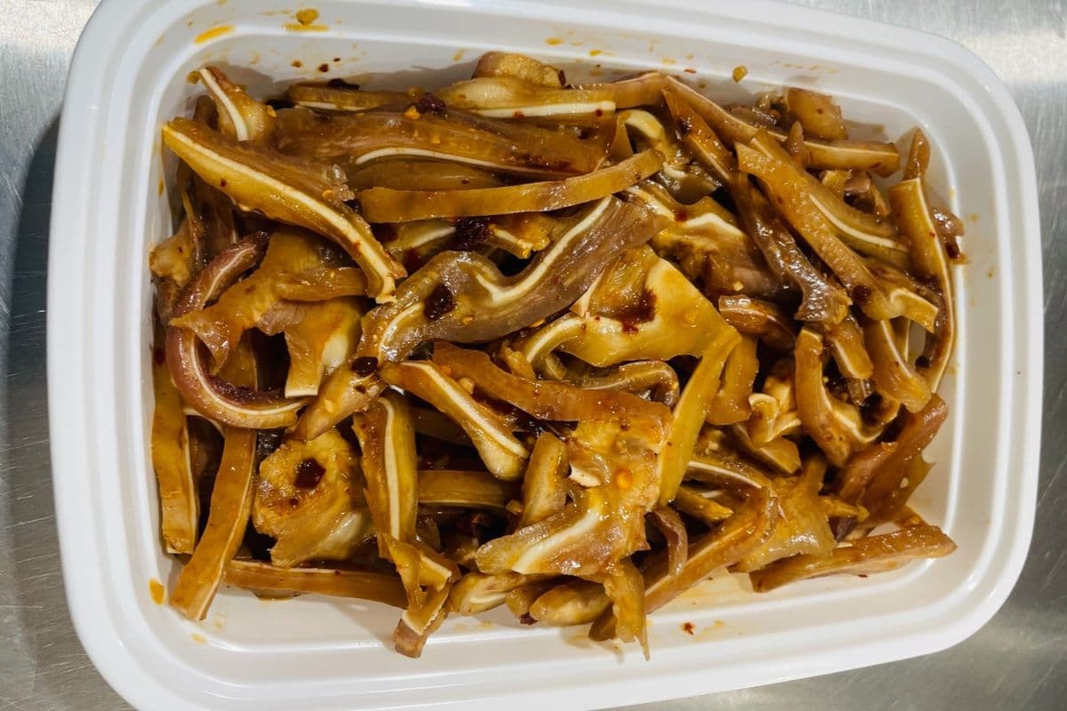 Spicy Pig Ears 麻辣猪耳/一盒