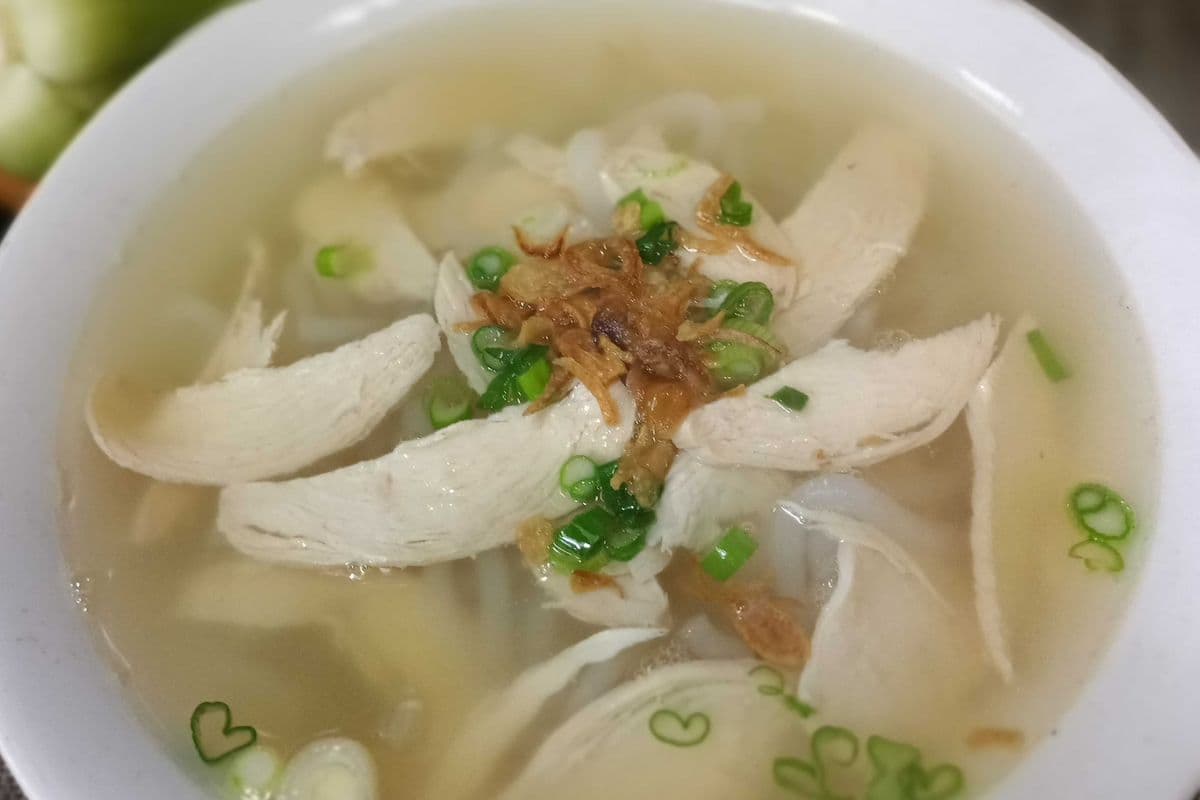 221. Chicken with Tapioca Noodle Soup