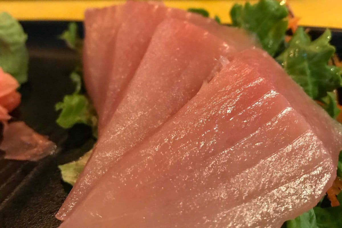 142. Half Tuna Sashimi (4 pcs)