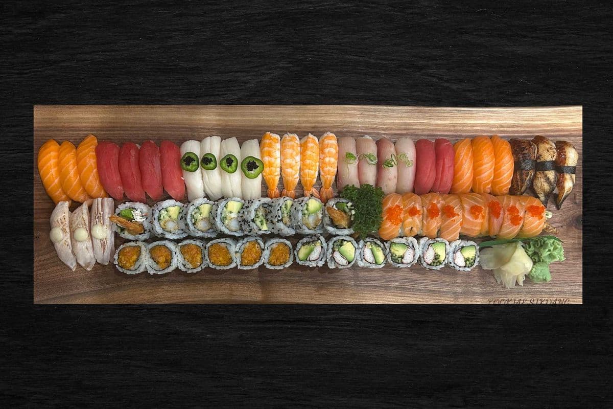 PT04. Sushi and Roll Tray B (58pcs)