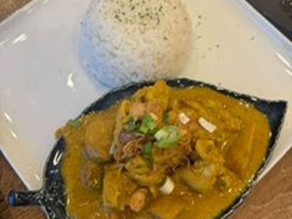 R4Curry Beef Brisket on Rice R4咖喱牛腩飯