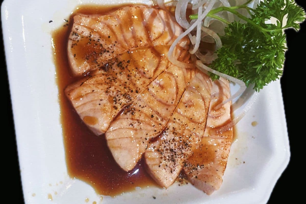 Tataki Salmon Sashimi (3 pcs)