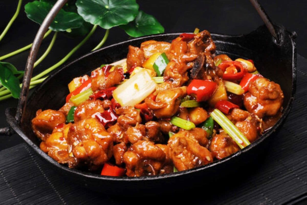Spicy Pot (Chicken, Shrimp, Potato, and Black Mushroom) (麻辣香锅)