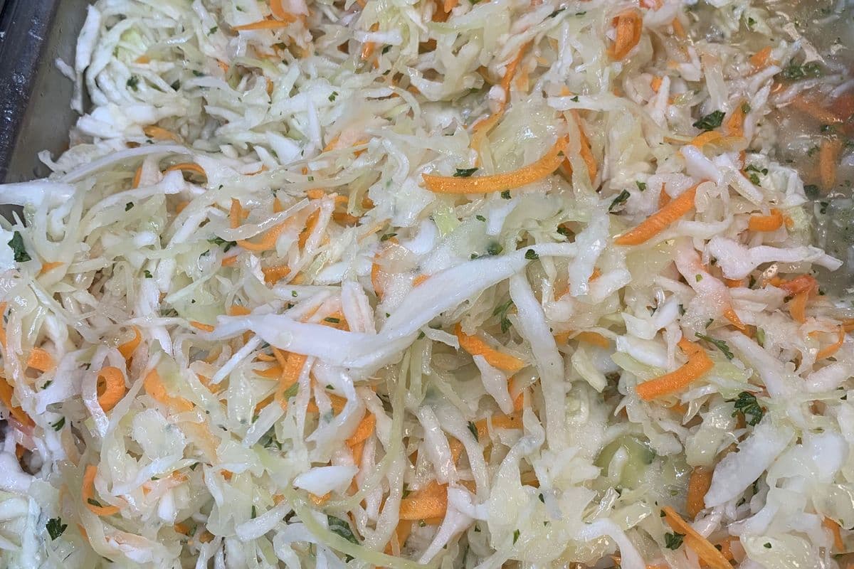 Salade de chou ou salade de pommes de terre 1/2Lb / Coleslaw or Potato Salad 1/2Lb