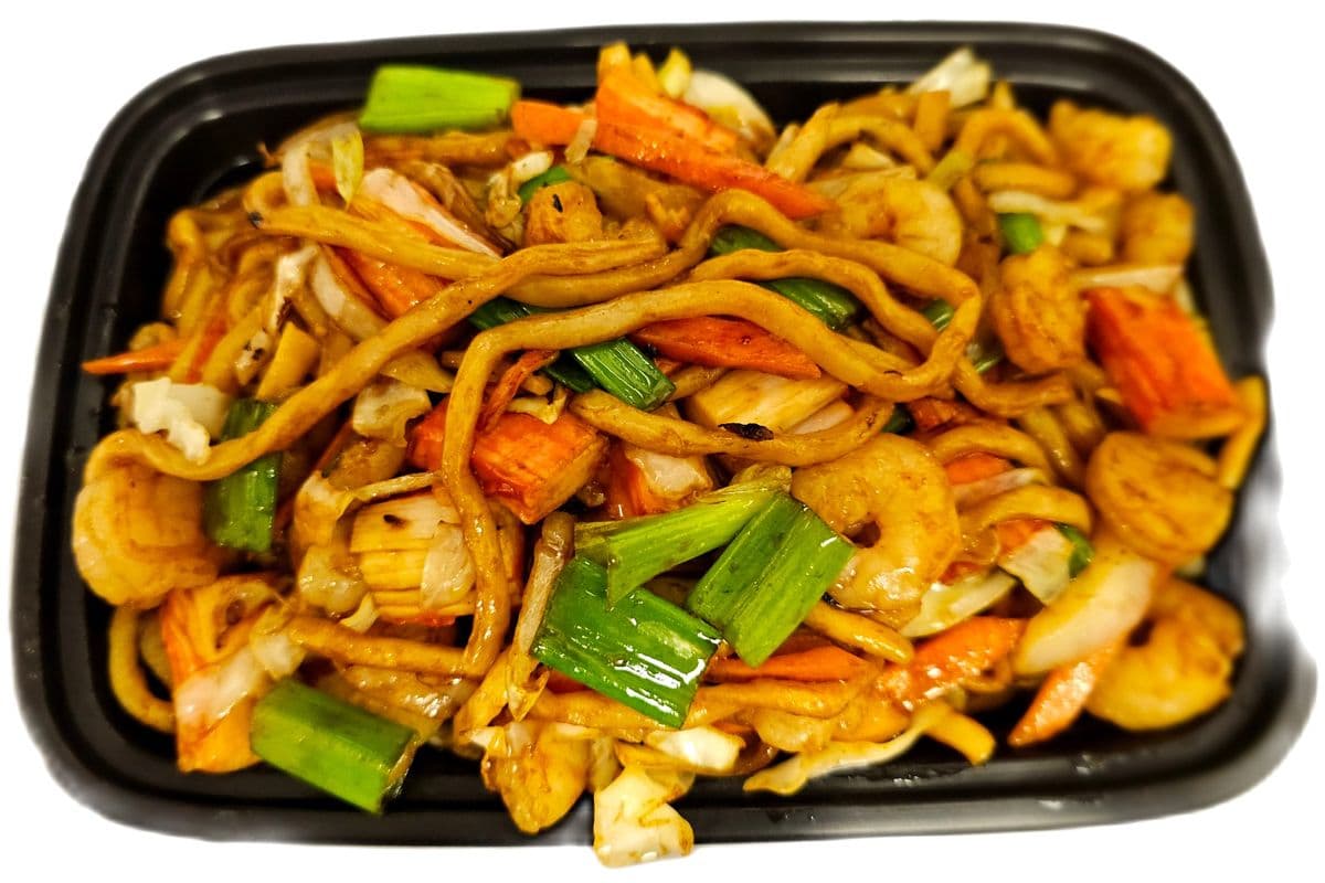 L11. Deluxe Assorted Seafood with Shanghai Noodles