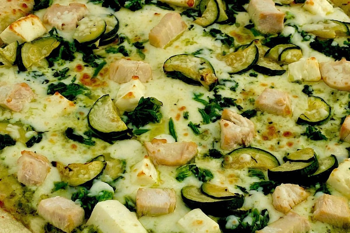 14" Large Chicken Pesto Pizza
