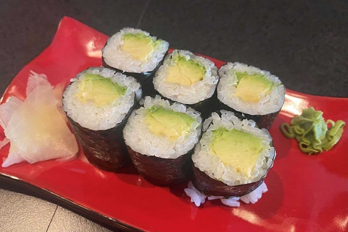 Avocado Roll (6 Pcs)