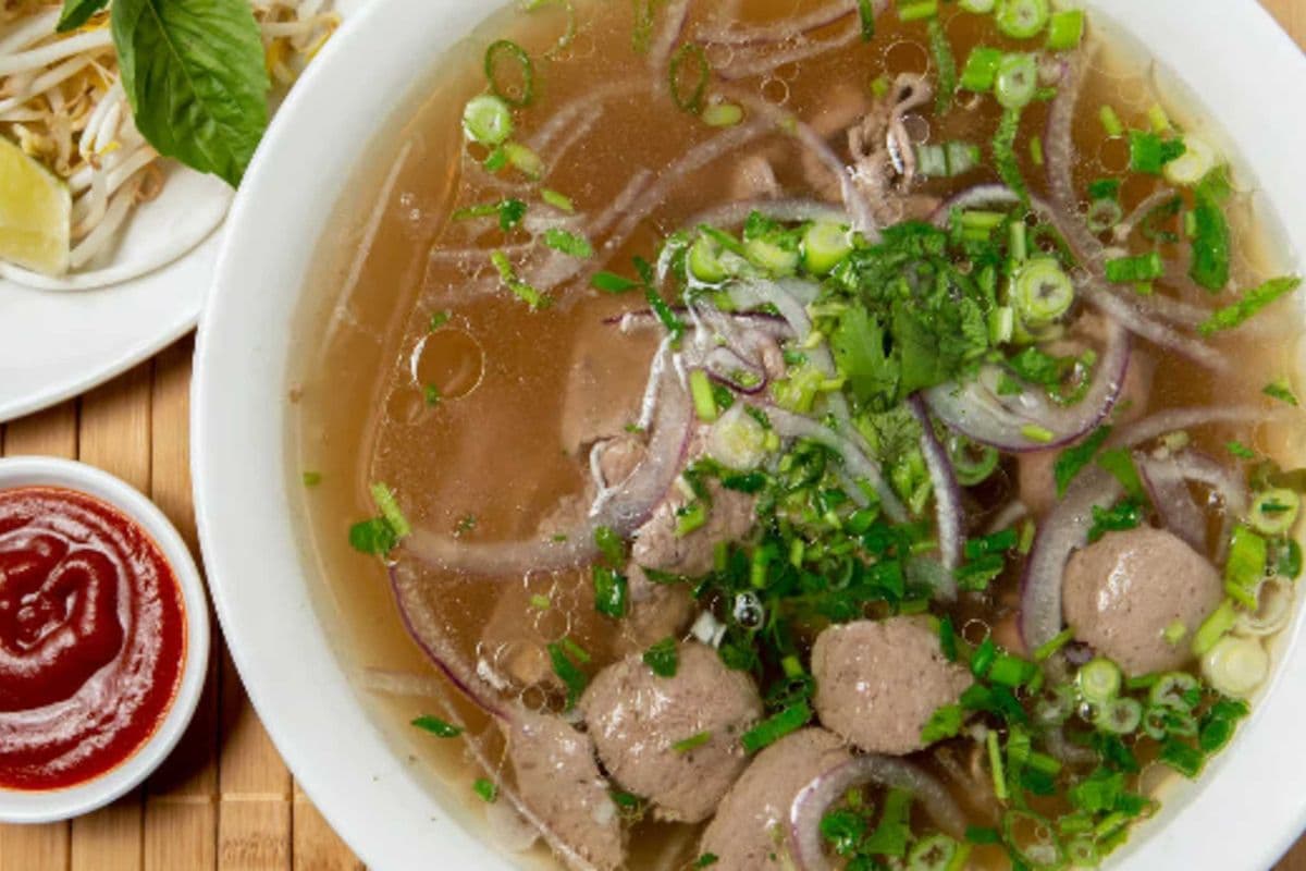 P44A Medium Rare Beef Noodle Soup