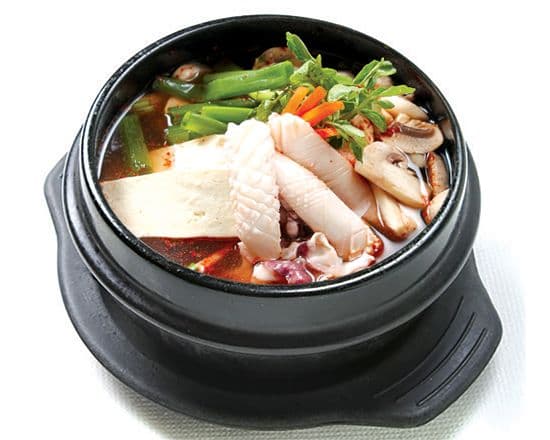 Ojing Uh Busot Jjigae (오징어 버섯찌개)
