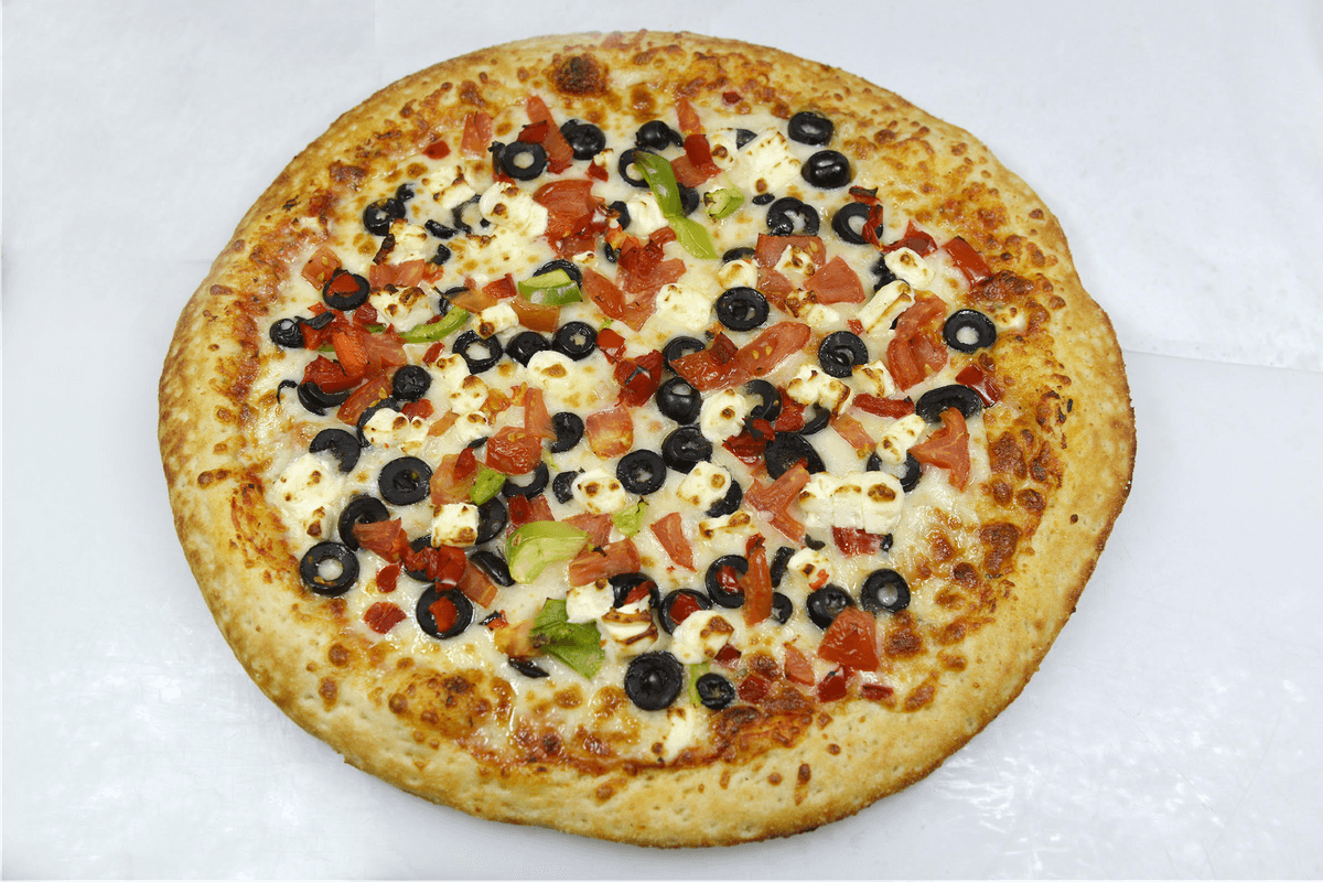 Medium Pizza & 1 Dip