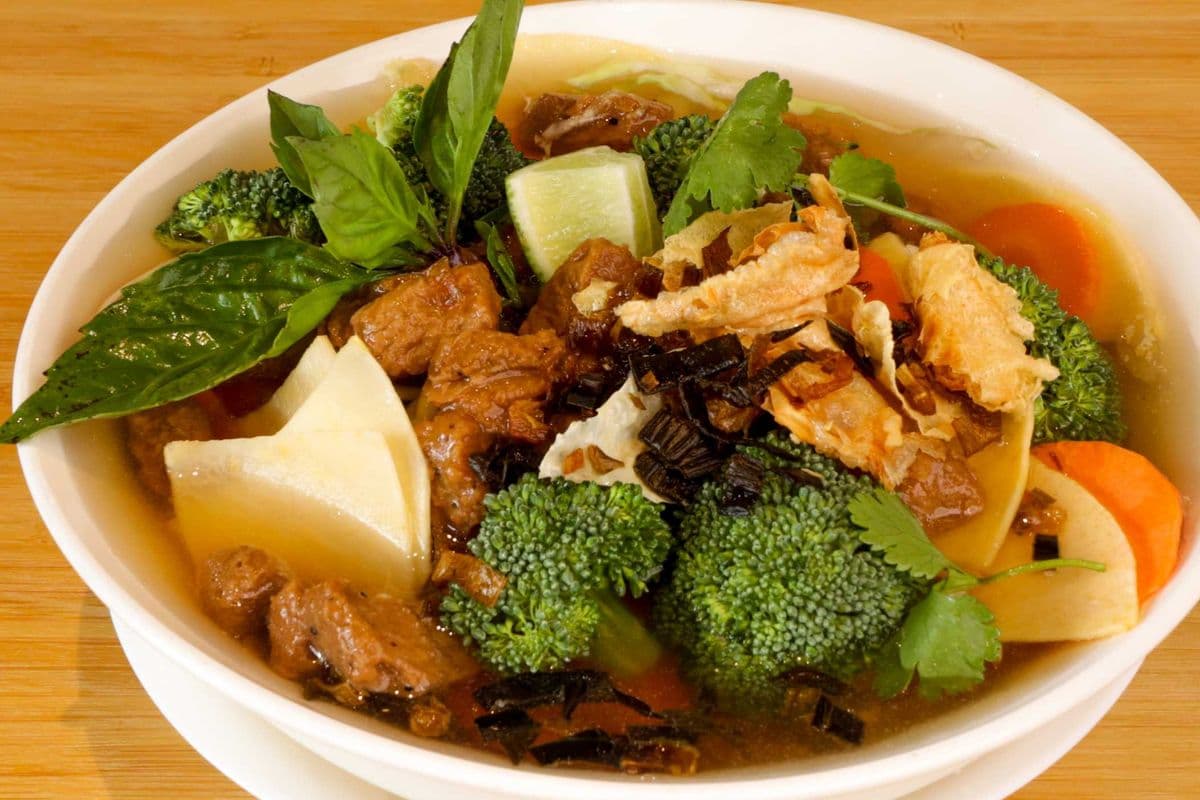 304. Vegetarian Noodle Soup with Tofu Puffs - Hu Tieu Chay