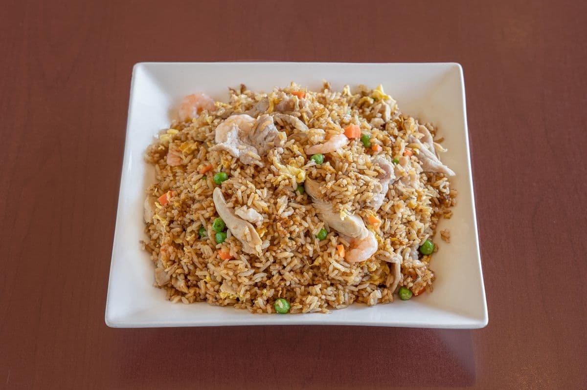 120. Riz frit spécial maison / House Special Fried Rice
