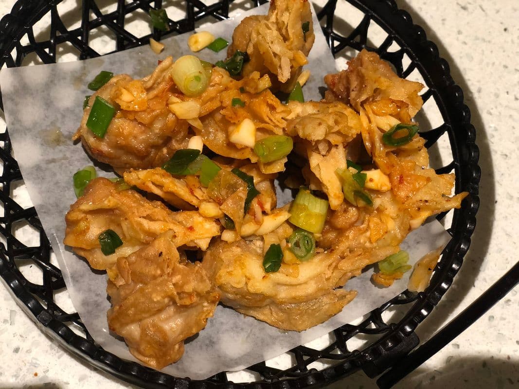 C19. Deep-Fried Wontons (8 pcs)