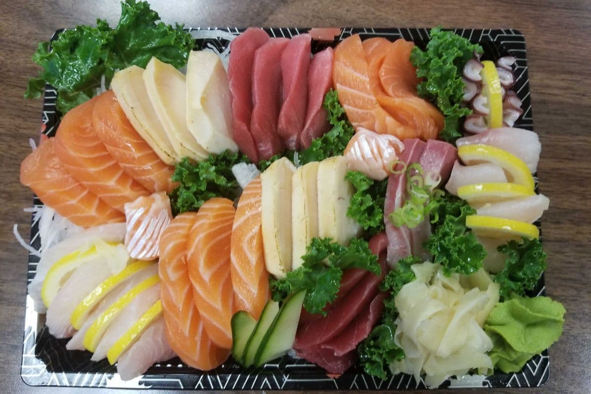 Sashimi Tray (24 pcs)