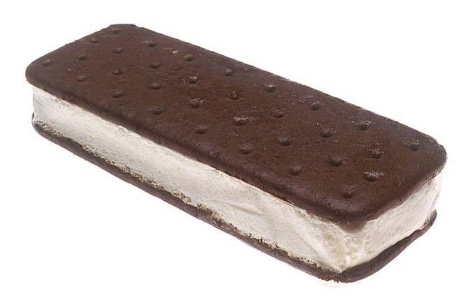 Chapman's  Sandwich Créme Glacée 120mL / Chapman's ice cream sandwich 120mL