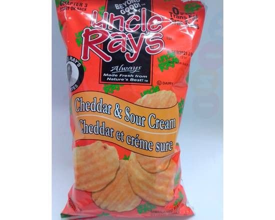 Uncle Ray's Cheddar and Sour Cream (130 g)