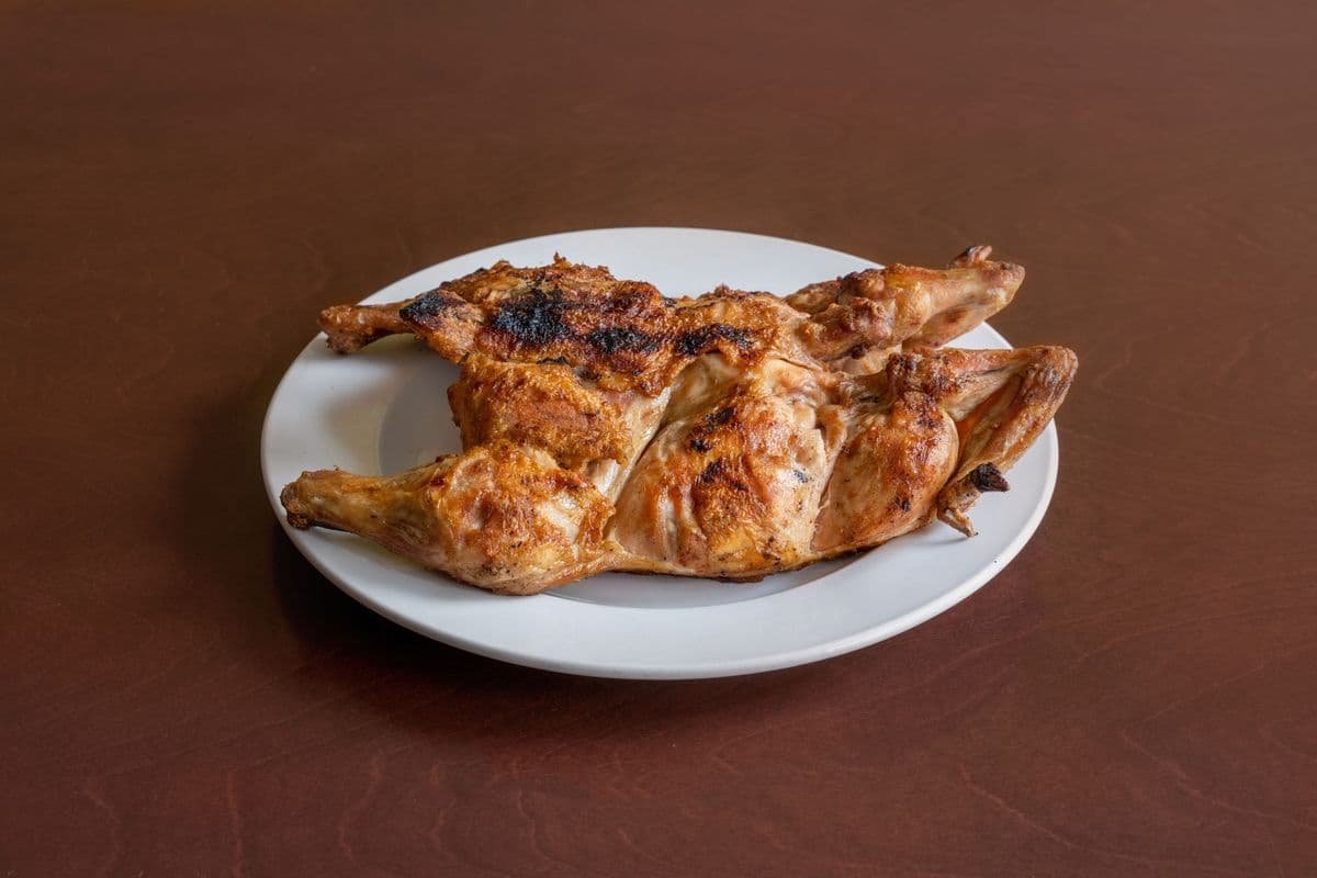 Poulet grillé entier